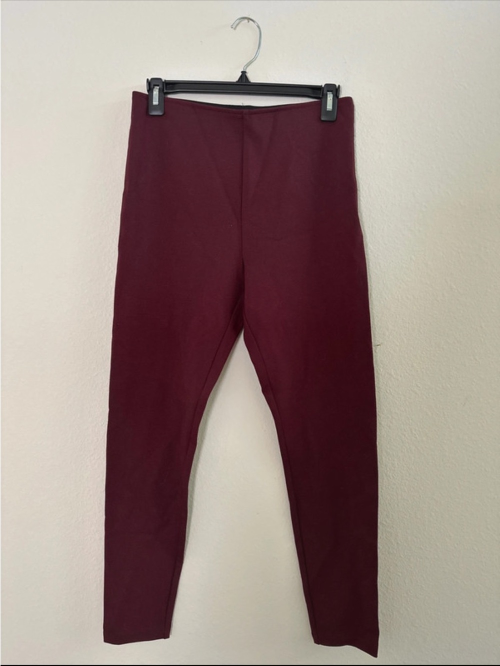 Lou & Grey Wine-Colored Leggings